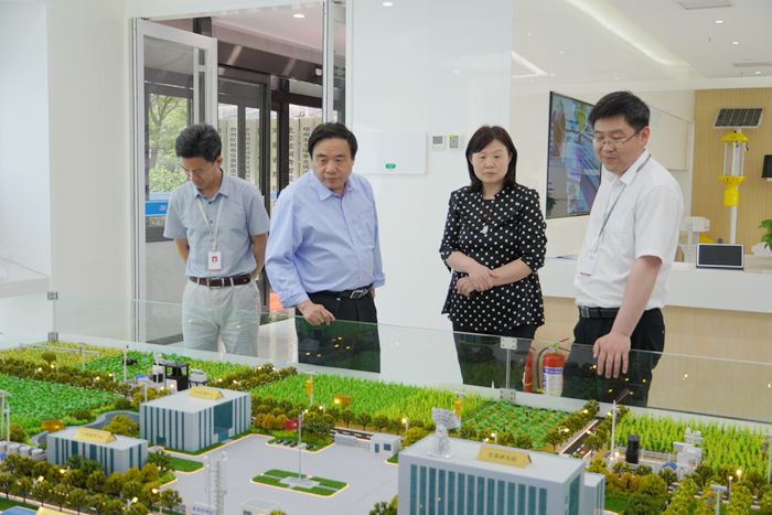 热烈欢迎国家植保机械质量监督检验中心领导莅临豪门国际调研指导