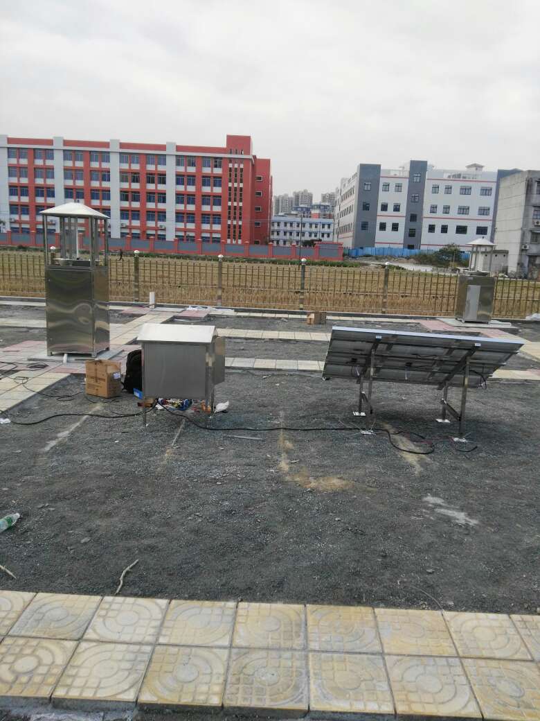  广东江门运用豪门国际太阳能虫情测报灯防治害虫